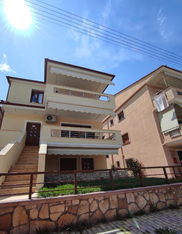 Villa Elena House à Néa Péramos Extérieur photo